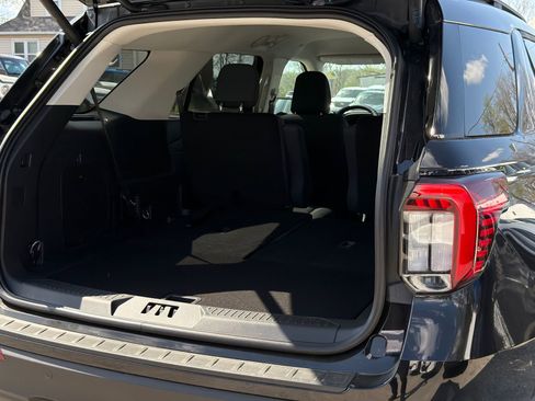 New 2026 Ford Explorer Active image 7