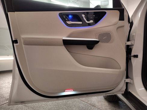 Used 2025 Mercedes-Benz GLC 300 image 19