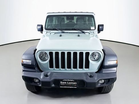 Used 2024 Jeep Wrangler Unlimited Sport AWD/4WD image 2