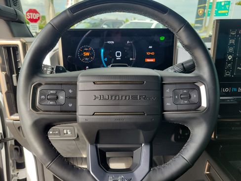 Used 2025 GMC Hummer EV 2X AWD/4WD image 19