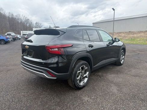 Used 2025 Chevrolet Trax LT FWD image 5