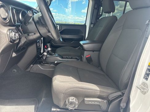 Used 2021 Jeep Wrangler Unlimited Sport image 9