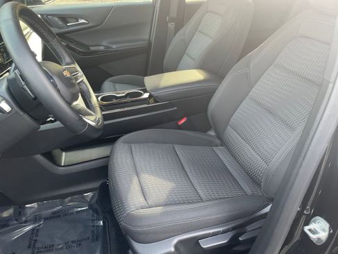 Used 2025 Chevrolet Equinox LT image 32