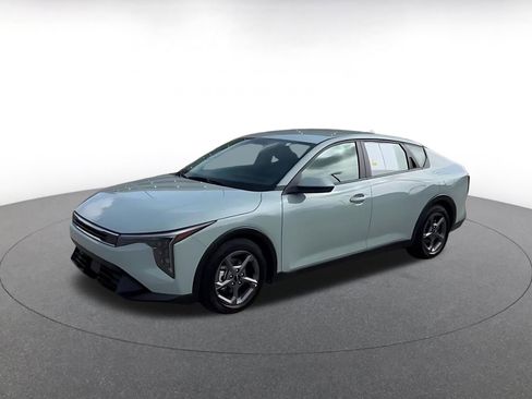 Used 2025 Kia K4 LXS image 8