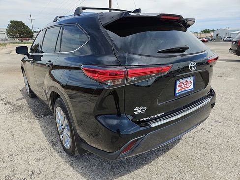 Used 2020 Toyota Highlander Limited FWD image 5
