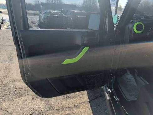 Used 2018 Jeep Wrangler Sport AWD/4WD image 13