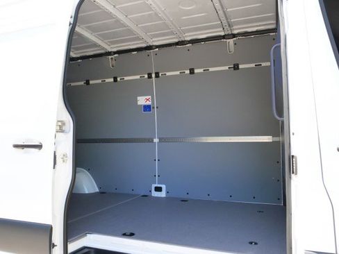 Used 2025 Mercedes-Benz Sprinter 2500 image 24