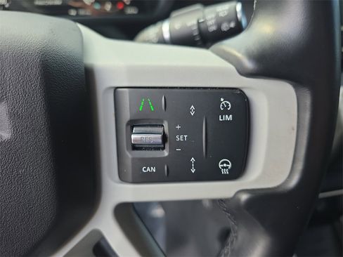 Used 2024 Land Rover Defender 90 S image 34