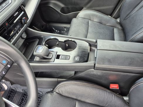 Certified 2021 Nissan Rogue SV FWD image 24