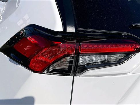 Used 2025 Toyota RAV4 LE FWD image 28