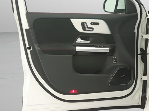 Certified 2026 Mercedes-Benz GLA 35 AMG 4MATIC image 17