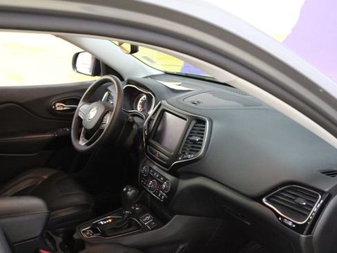Used 2022 Jeep Cherokee Latitude Lux w/ Sun & Sound Group AWD/4WD image 10
