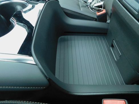 New 2026 Chevrolet Suburban High Country image 33