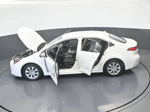 Used 2021 Toyota Corolla LE FWD image 55