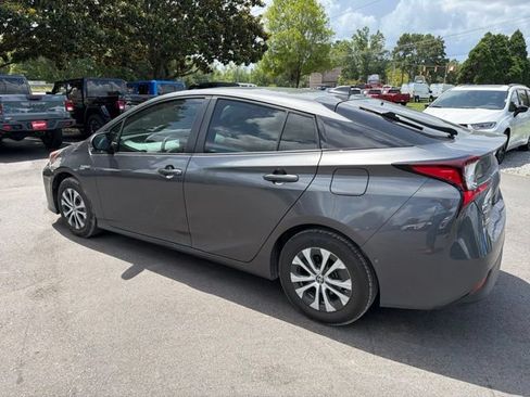 Used 2020 Toyota Prius LE AWD/4WD image 5