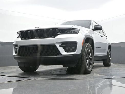 New 2025 Jeep Grand Cherokee Laredo image 51
