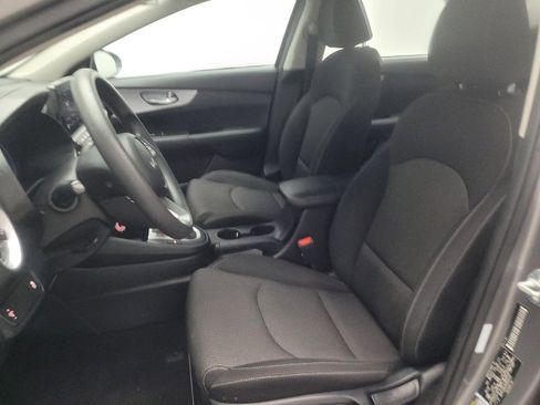 Used 2024 Kia Forte LXS FWD image 17