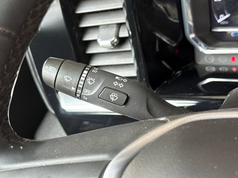 Used 2025 GMC Sierra 1500 SLT AWD/4WD image 34