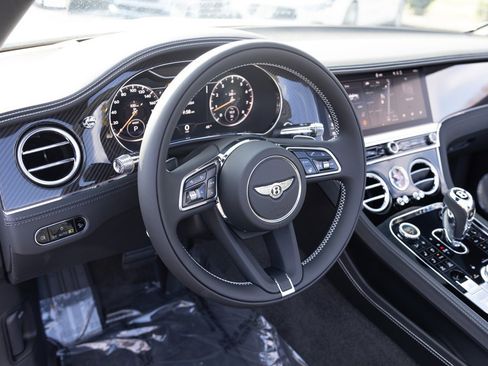 Used 2024 Bentley Continental GT image 28