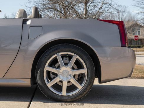 Used 2004 Cadillac XLR image 5