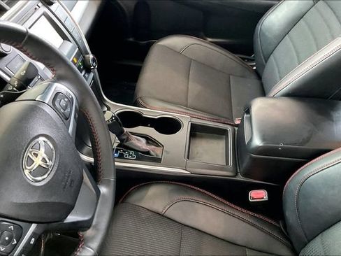 Used 2016 Toyota Camry SE FWD image 13