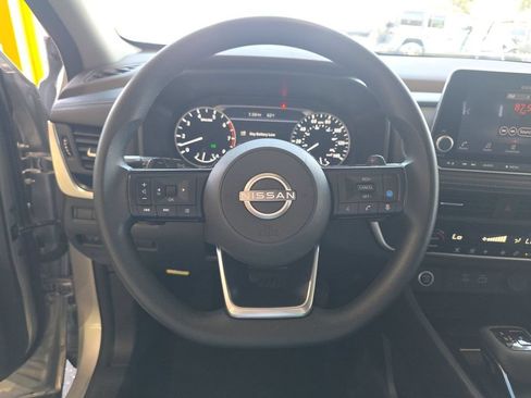 Used 2023 Nissan Rogue SV AWD/4WD image 10