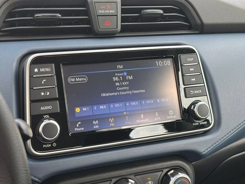 Used 2025 Nissan Versa SV FWD image 20