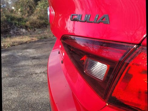 Used 2021 Alfa Romeo Giulia Ti Sport image 37