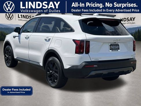 Used 2023 Kia Sorento S w/ Panoramic Sunroof Package AWD/4WD image 5