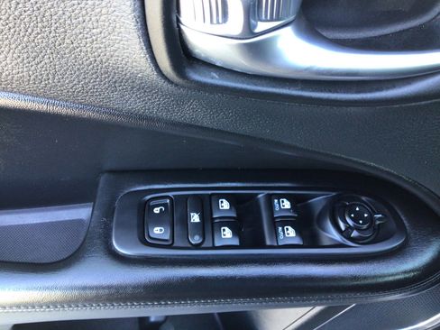 Used 2019 Jeep Compass Altitude AWD/4WD image 6