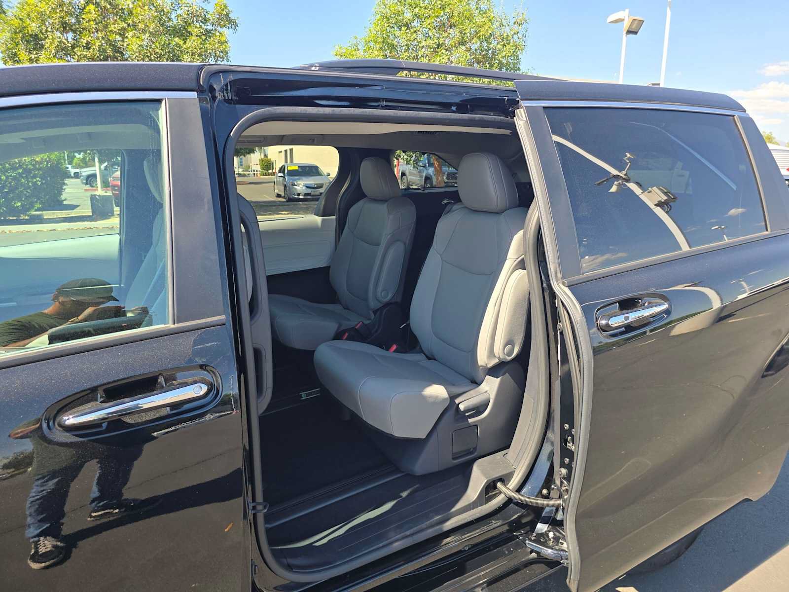Certified 2026 Toyota Sienna XLE FWD image 18