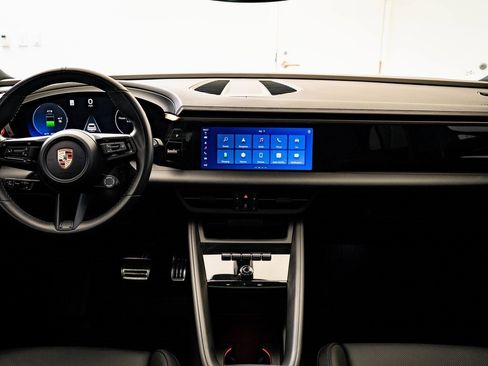 Certified 2024 Porsche Macan 4 Electric image 6