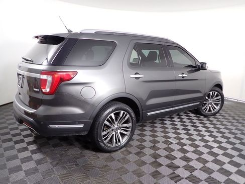 Used 2019 Ford Explorer Platinum AWD/4WD image 23