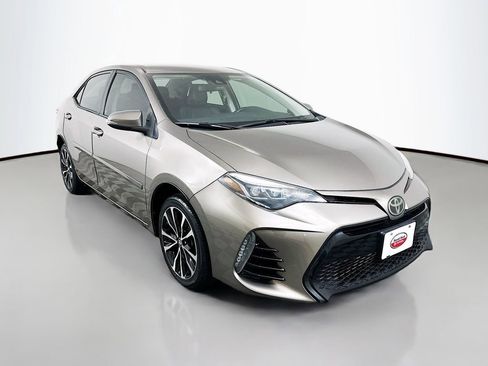 Certified 2018 Toyota Corolla SE image 3