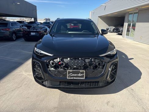 New 2025 Audi SQ5 Prestige image 2