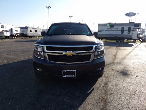 Used 2018 Chevrolet Tahoe LT w/ Luxury Package image 3