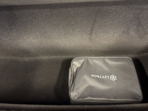 Used 2022 Tesla Model S Base image 31