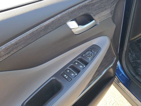 Used 2020 Hyundai Santa Fe SEL w/ Convenience Package image 17