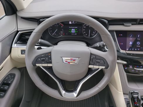 Used 2022 Cadillac XT6 Premium Luxury image 26