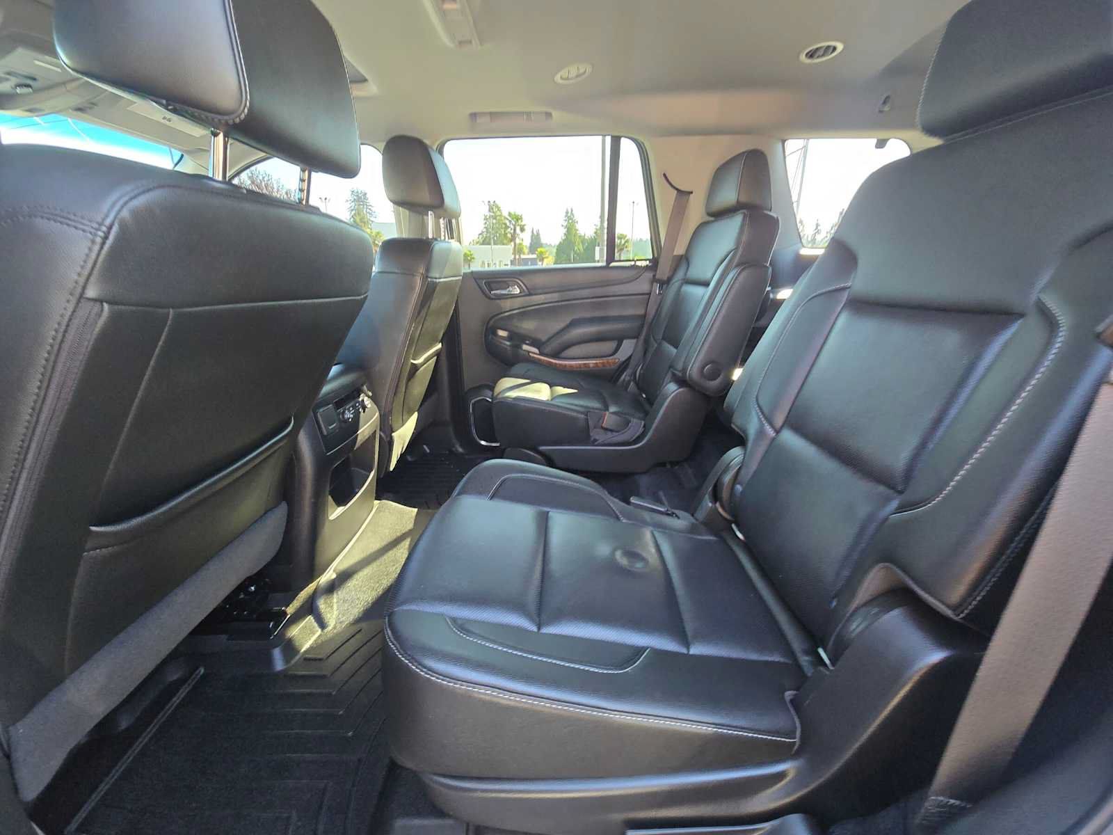 Used 2018 Chevrolet Tahoe Premier AWD/4WD image 16