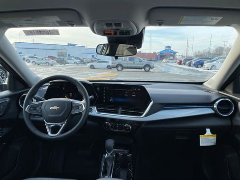 New 2026 Chevrolet Trax LT w/ Sunroof Package image 9