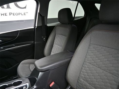 Used 2020 Chevrolet Equinox LT image 16