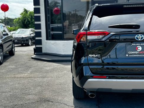 Used 2022 Toyota RAV4 SE w/ Convenience Package AWD/4WD image 16