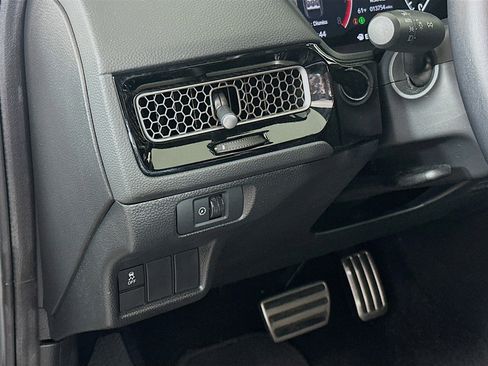 Used 2025 Honda Civic Sport image 17