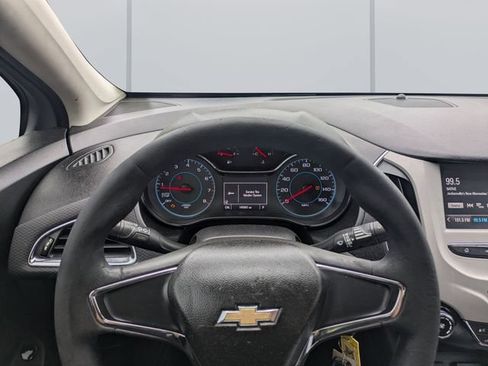 Used 2018 Chevrolet Cruze LS image 26