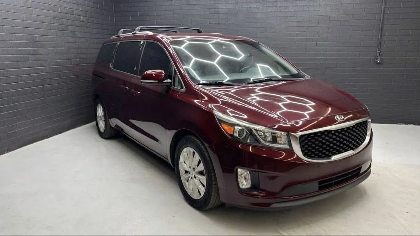 Used 2018 Kia Sedona EX FWD image 1