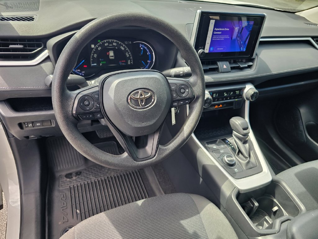Used 2024 Toyota RAV4 LE AWD/4WD image 15
