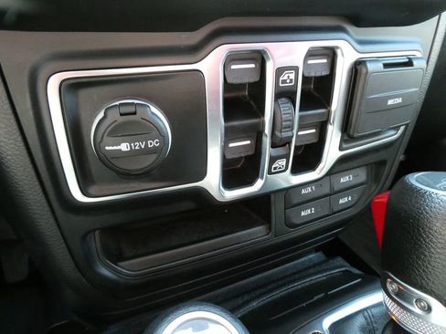 Used 2023 Jeep Gladiator Sport AWD/4WD image 29