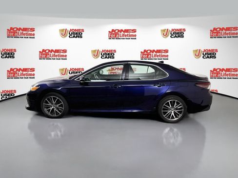 Used 2021 Toyota Camry XLE AWD/4WD image 13