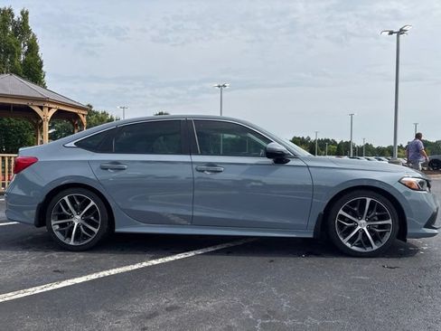 Used 2024 Honda Civic Touring image 4